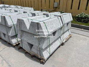 Đá bó vỉa trắng suối lau