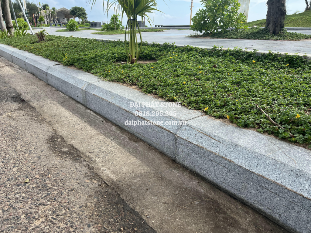 Đá bó vỉa tự nhiên lát vỉa hè đô thị