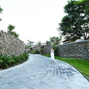 Sân vườn lát đá tự nhiên do Đại Phát Stone phân phối